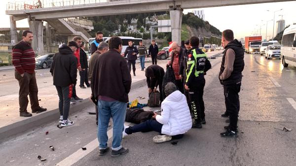 Kadıköy'de feci kaza: Otomobil ikiye bölündü! - Resim : 1