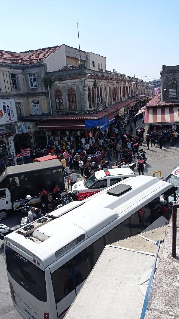 İstanbul Beyazıt'ta silahlı çatışma: 1'i polis 7 yaralı, 27 gözaltı - Resim : 1