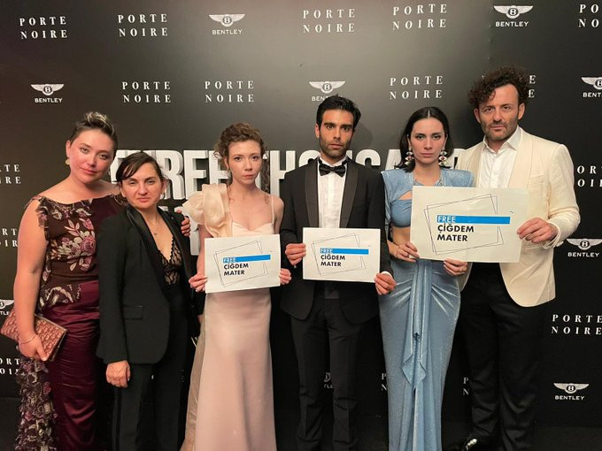 75. Cannes Film Festivali'nde Çiğdem Mater'e destek: Özgürlük çağrısına bulundular - Resim : 1