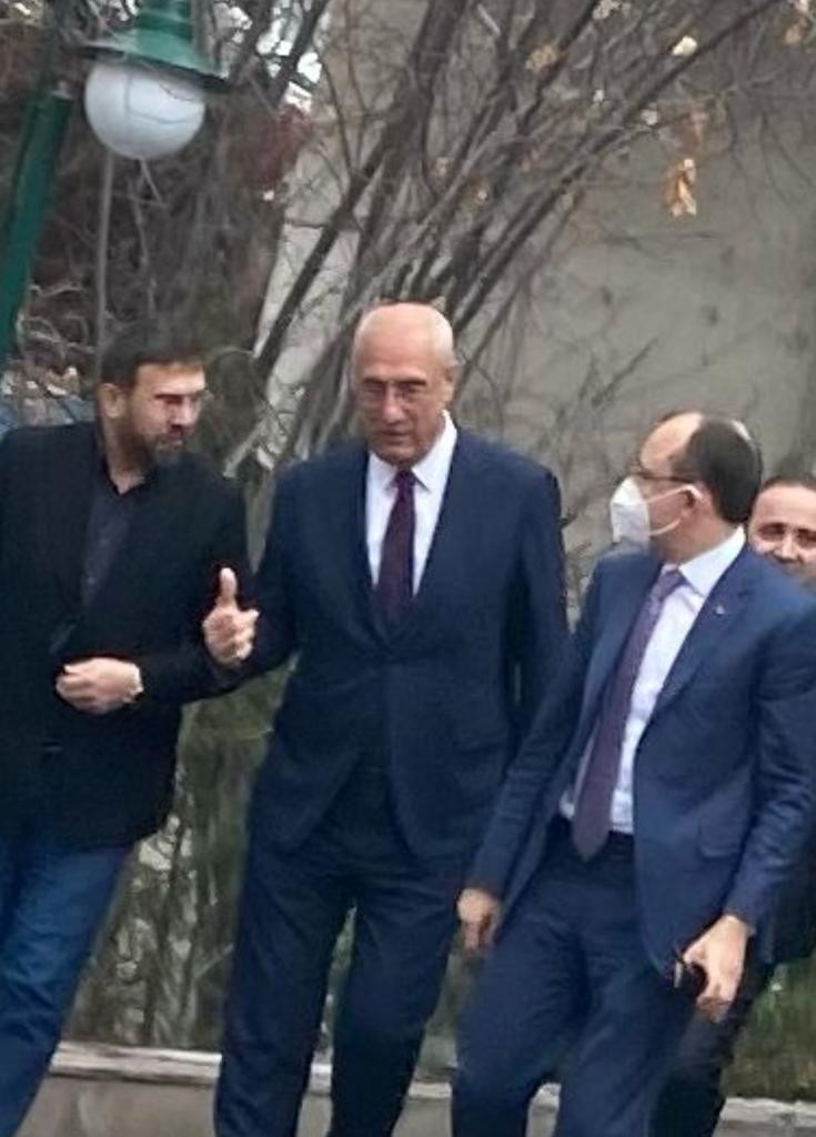 Bir AKP klasiği: Demir Yumruk operasyonunda tutuklanan örgüt liderinin AKP’li bakan ve milletvekiliyle fotoğrafları partiyi karıştırdı - Resim : 1