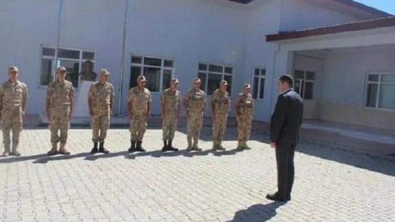 Komutan görevden alındı: AKP'li başkanı askeri törenle karşılamıştı