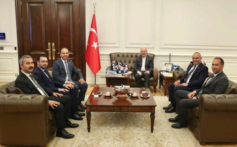 Parti devletinin fotoğrafı: Erdoğan'ın atadığı valiler, AKP'lilerle el ele bakanları ziyaret etti - Resim : 5