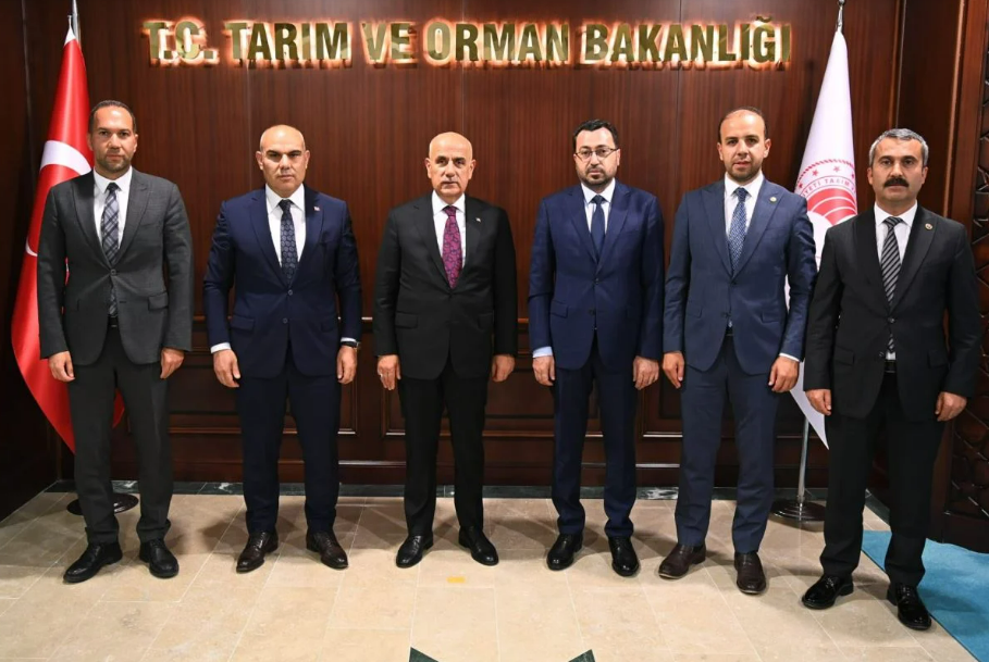 Parti devletinin fotoğrafı: Erdoğan'ın atadığı valiler, AKP'lilerle el ele bakanları ziyaret etti - Resim : 6