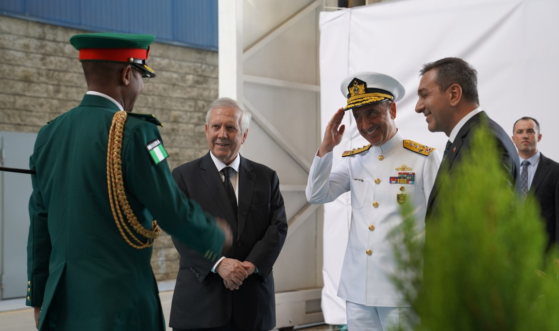 Aziz Yıldırım da katıldı: Nijerya Deniz Kuvvetleri Komutanlığı'na yapılan gemi için tören düzenlendi - Resim : 1