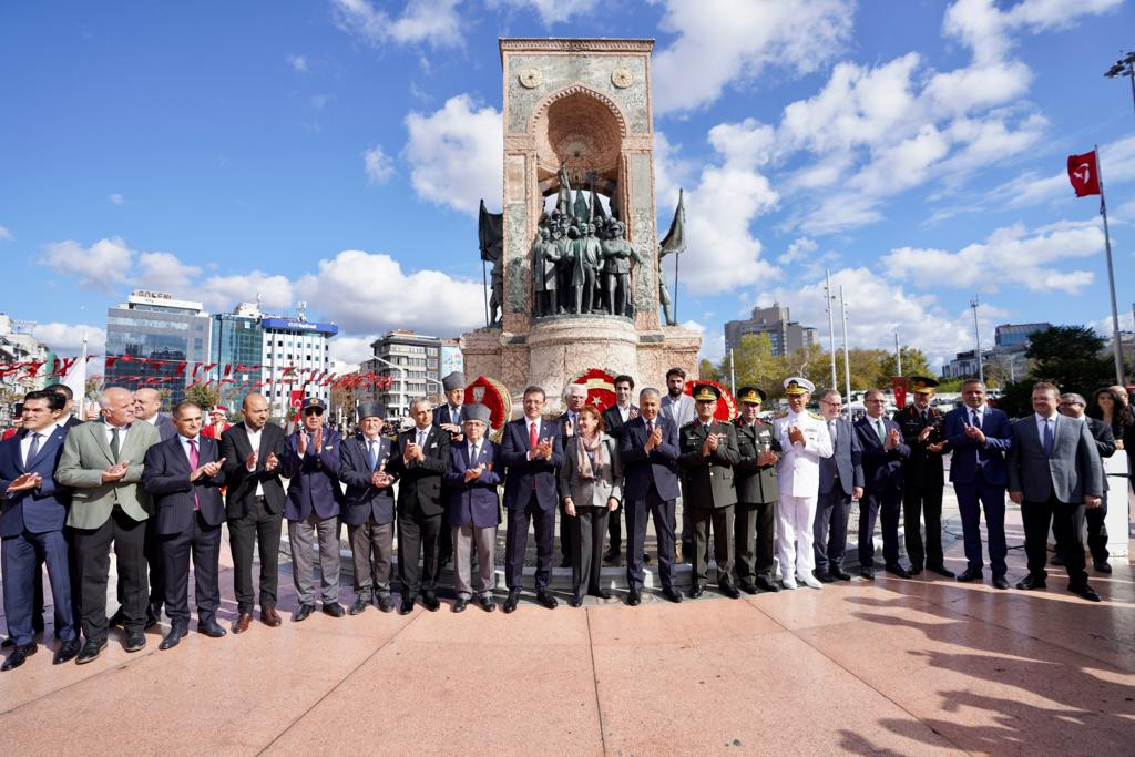 ‘İstanbul’un Kurtuluşu’ Taksim’de kutlandı - Resim : 2