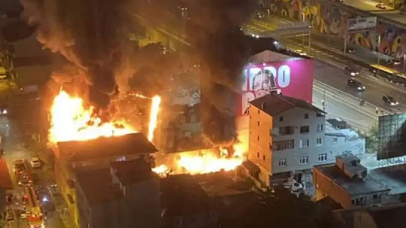 Kadıköy'de bir binada patlama meydana geldi: 3 kişi hayatını kaybetti