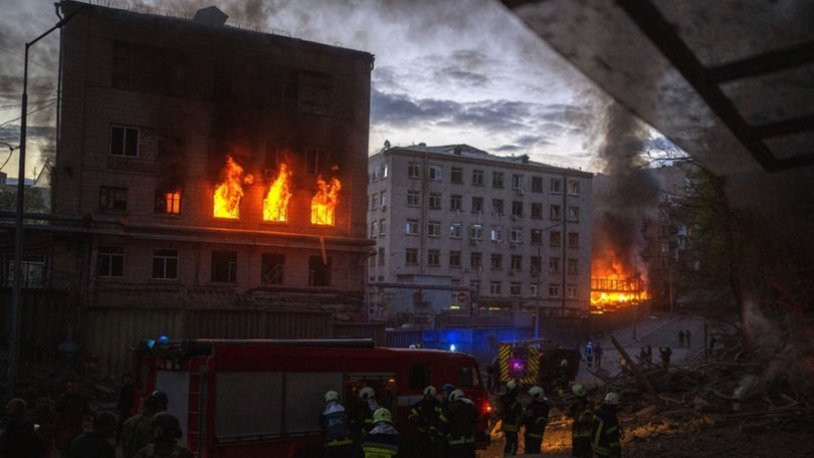 Kiev'de art arda büyük patlamalar