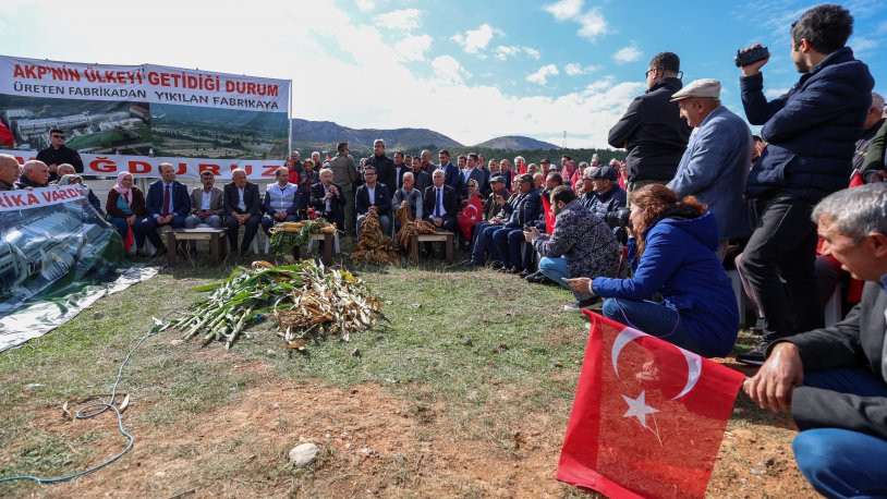 Kılıçdaroğlu, Tokat Tekel Fabrikası'na gitti: Özelleştirmenin hangi amaca hizmet ettiğini anlattım, burada bir enkaz var