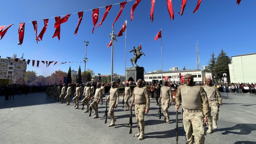 Yurt içi ve yurt dışında Cumhuriyet Bayramı 7'den 70'e kutlanıyor - Resim : 2