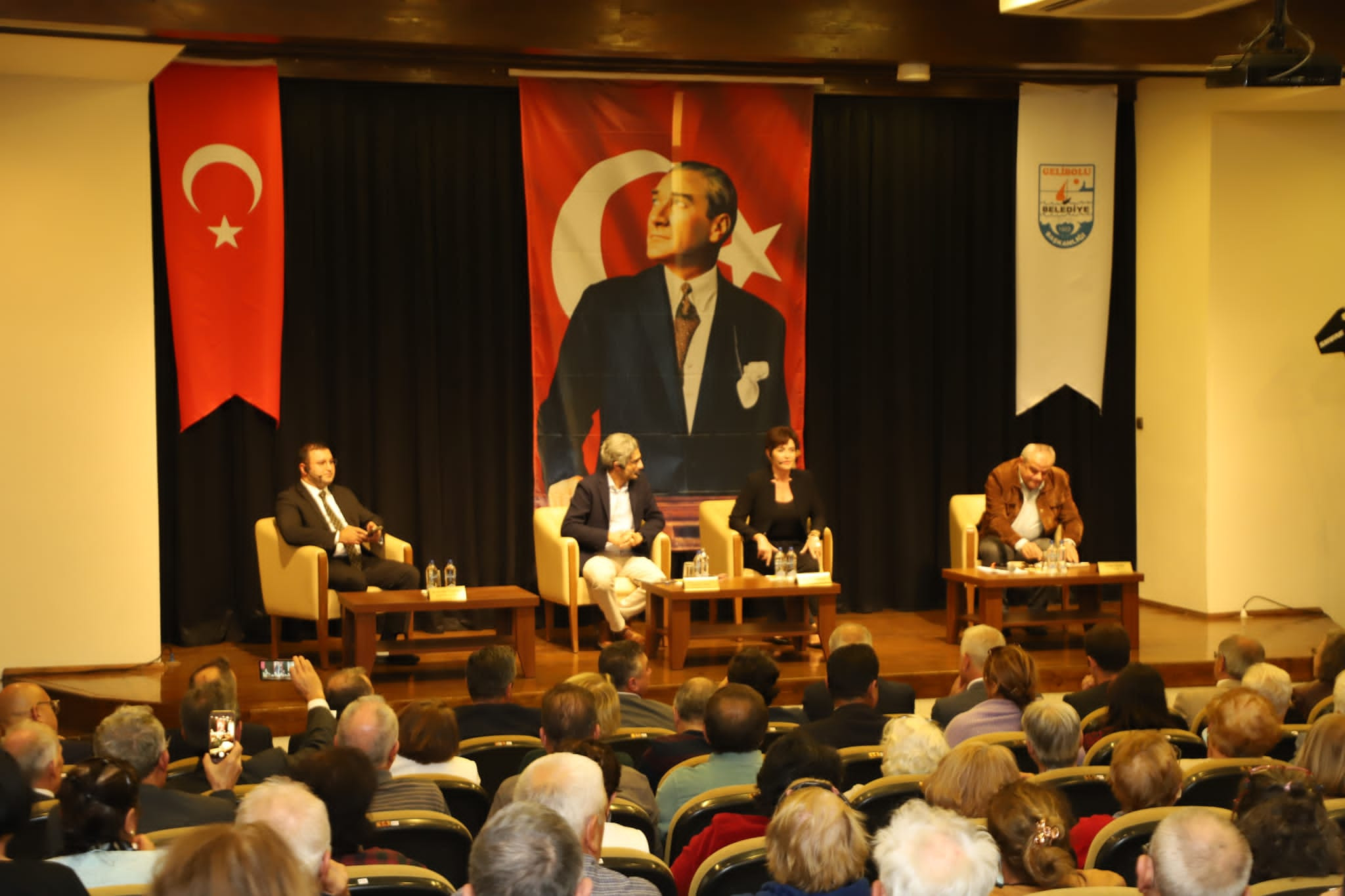 Gelibolu’da 1. Yüzyılından 2. Yüzyılına Cumhuriyet paneli: “Cumhuriyeti demokrasi ile taçlandırma fırsatımız elimizde” - Resim : 3