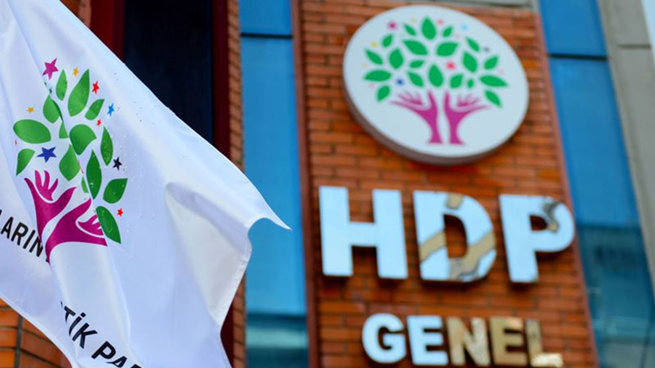 HDP'ye kapatma davası: AYM'den erteleme kararı