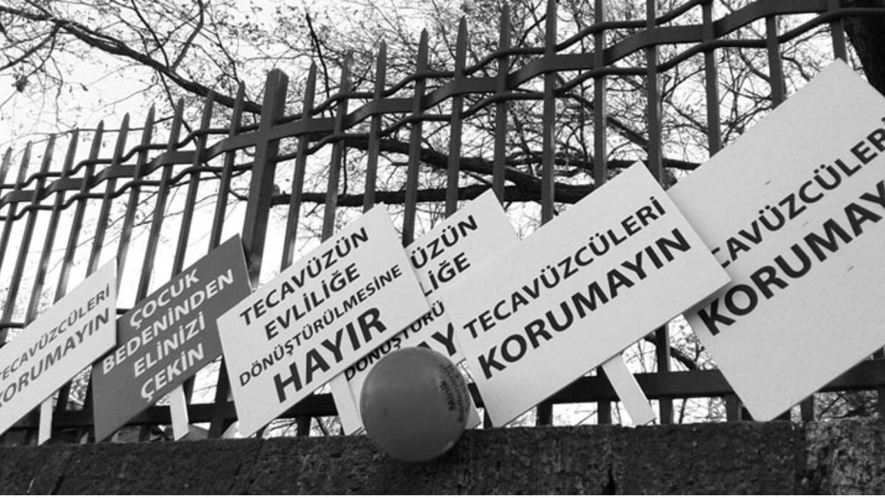 'Sansür bülteni'nde çocuğa istismar skandalı! HDP'li Paylan'dan İletişim Başkanı Altun'a: Haber burada bitiyor, gerçek ne?