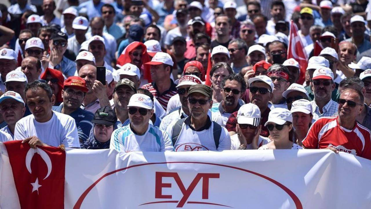 Anket: İktidarın EYT'de yaş şartını kaldırmasına seçmenin tepkisi belli oldu