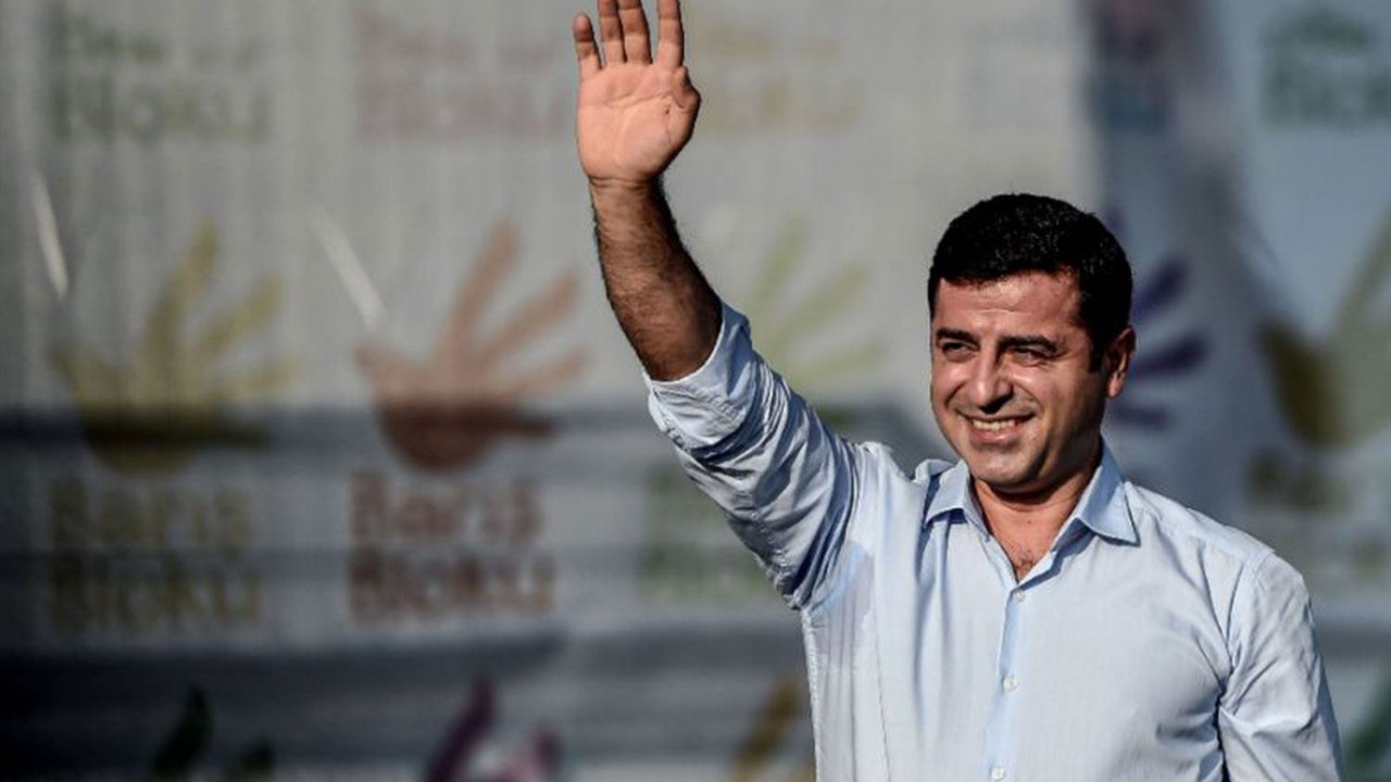 Demirtaş: Erdoğan'a destek kararı alsak helikopterle Saray'a götürülürüm, öğle yemeğimi orada yerim