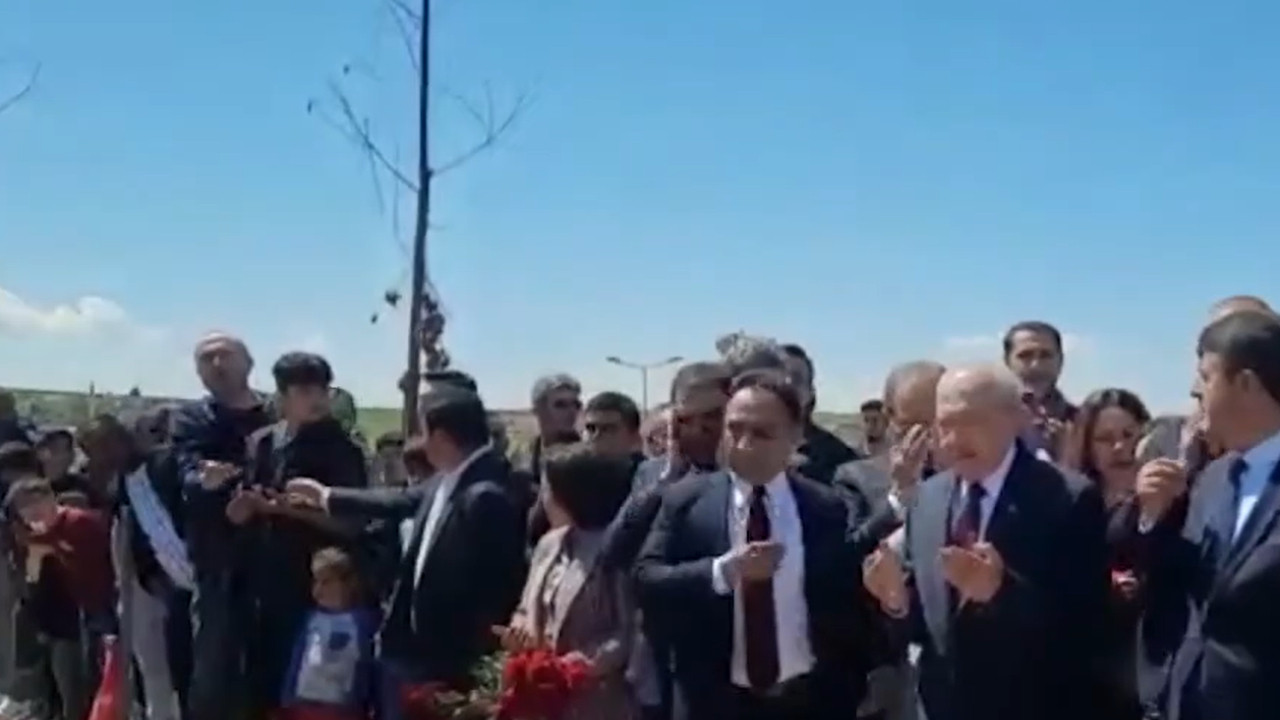 Mezarlıkta sözlü saldırıya uğrayan Kılıçdaroğlu: Hakkım varsa helal ettim