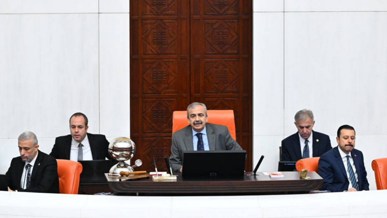 Sırrı Süreyya Önder'den Meclis'te Can Atalay mesajı