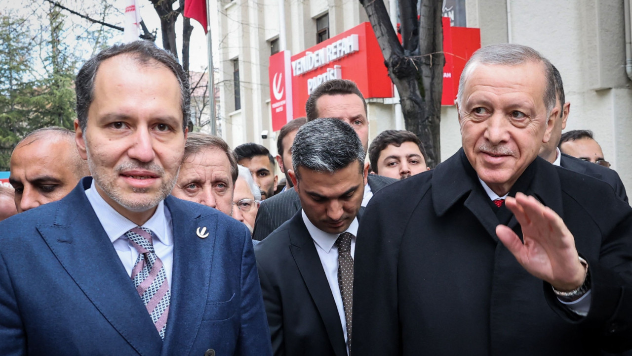 Yeniden Refah: Erdoğan, Erbakan'ı açılışlara davet ederek imaj vermeye çalışıyor; muhalefet partisiyiz, algıyı yıkmak zorundayız