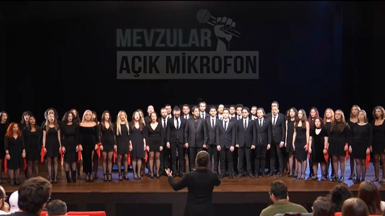 Oğuzhan Uğur paylaştı, dinleyenlerin gözleri doldu: Norm Ender ve korosundan 100. yıl marşı