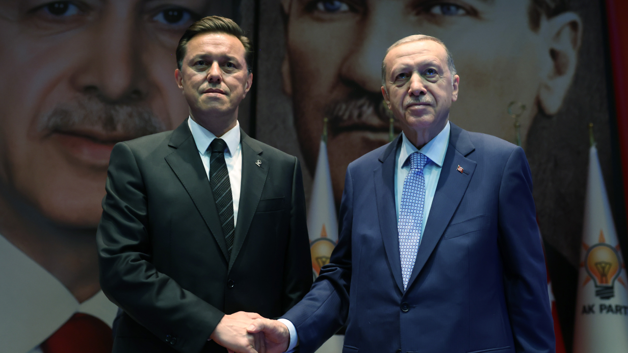 İYİ Parti'den istifa edip AKP'ye geçen Hatipoğlu'ndan ilk sözler: Siyasi hayatım keşke cumhurbaşkanımızın himayesinde başlasaydı
