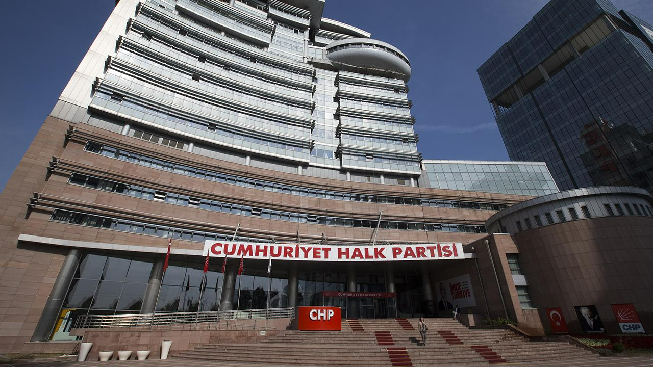 CHP harekete geçti: Özgür Özel'den örgütlere 'yerel seçim' talimatı