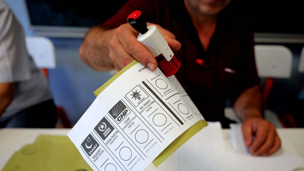 İstanbul anketinden AKP'ye kötü haber: İmamoğlu her ay daha da yükseliyor!