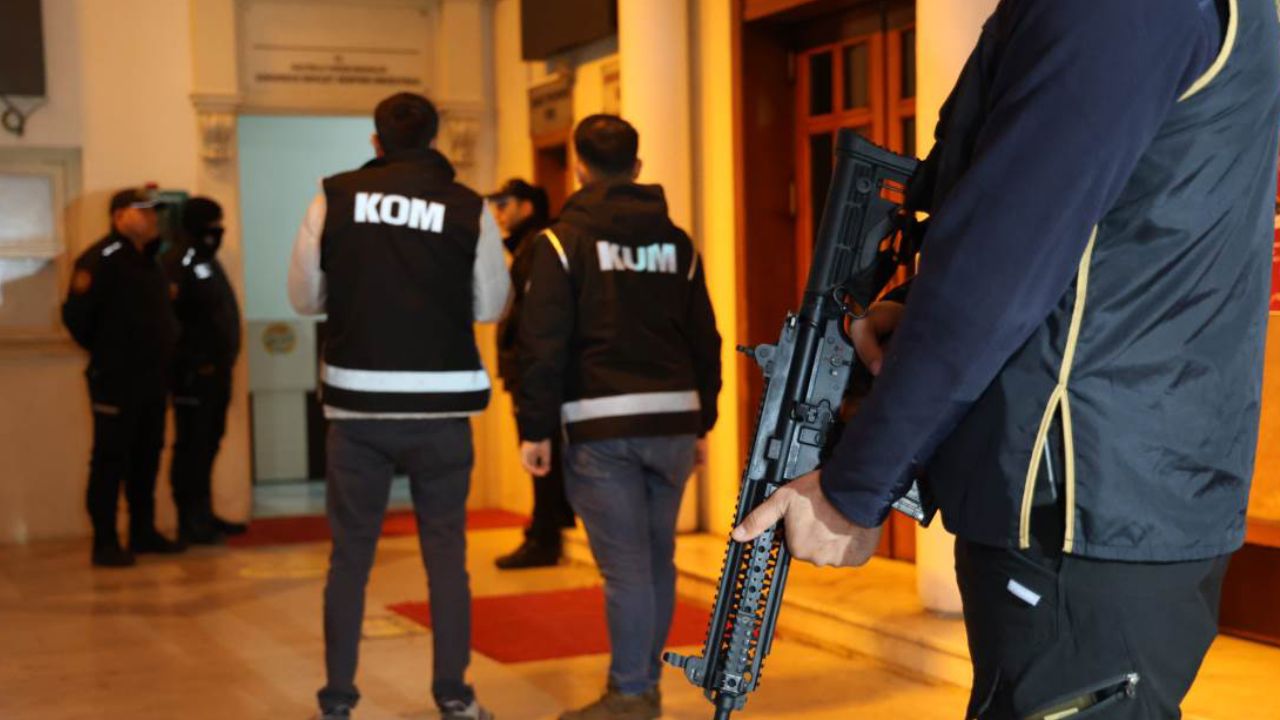 Adana Büyükşehir Belediyesi'ne operasyon: Zeydan Karalar'dan açıklama