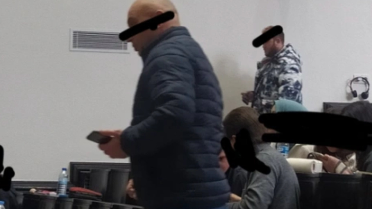 İstanbul Üniversitesi vatandaşlara açıldı, dersliklere kadar girdiler