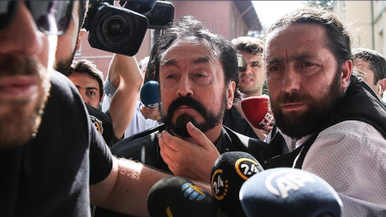 Yargıtay'dan Adnan Oktar Davası Hakkında Karar: 8 bin 658 Yıl Hapis Cezasının Onanması İstendi