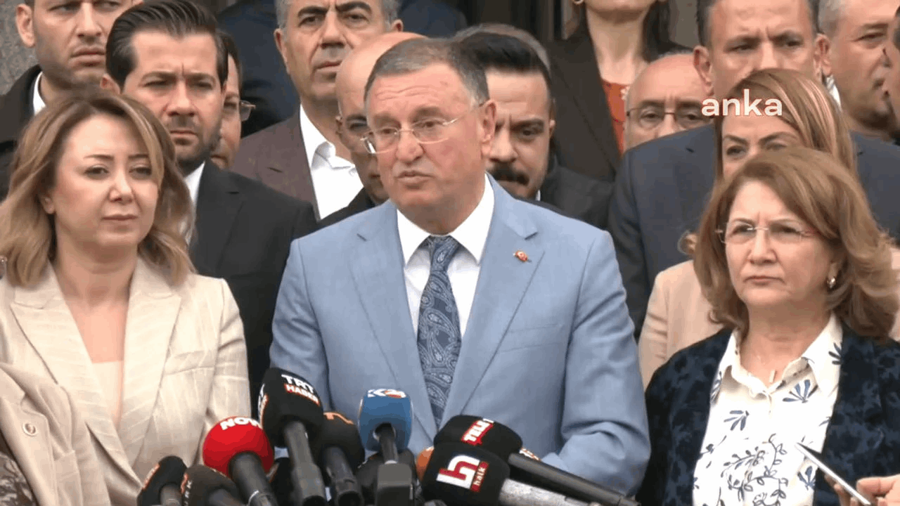 Lütfü Savaş YSK önünde konuştu: Hatay'da seçim oldubittiye getirilmeye çalışılıyor