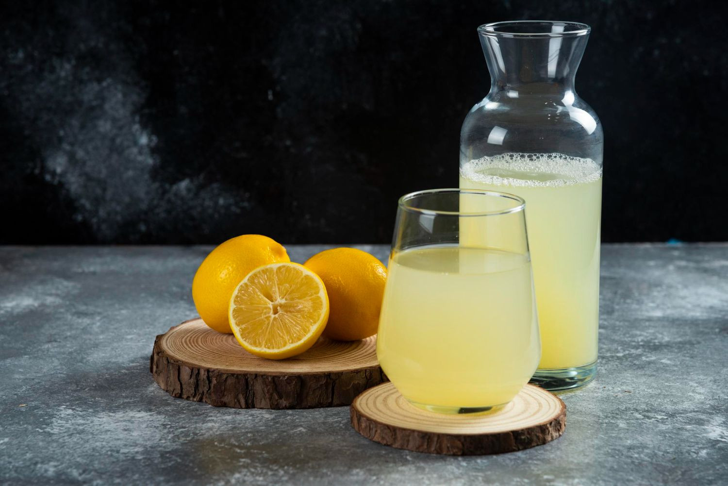 Evde limonu olan mutfağa koşacak: Limonun suyunu içinde o sorundan eser kalmıyor. Limonlu su içmek neye iyi gelir? - Resim: 1