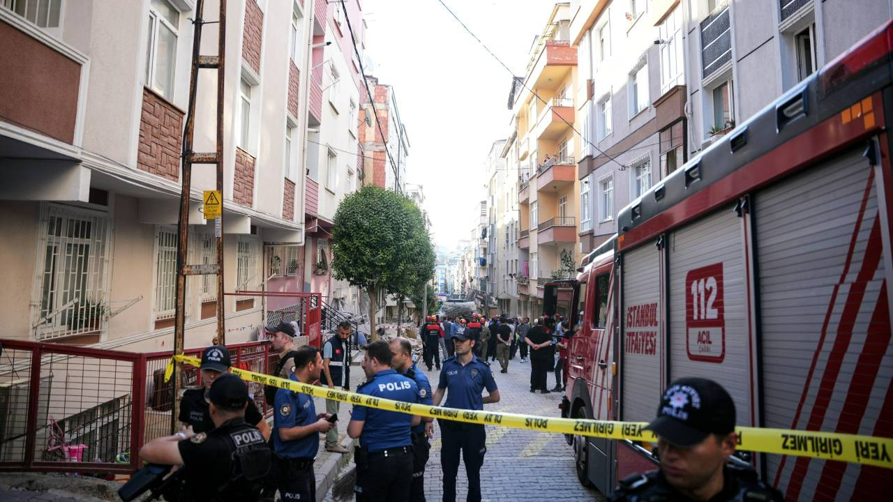 Çöken binanın çevresinde yaşayanlar, dehşet anlarını anlattı: 
