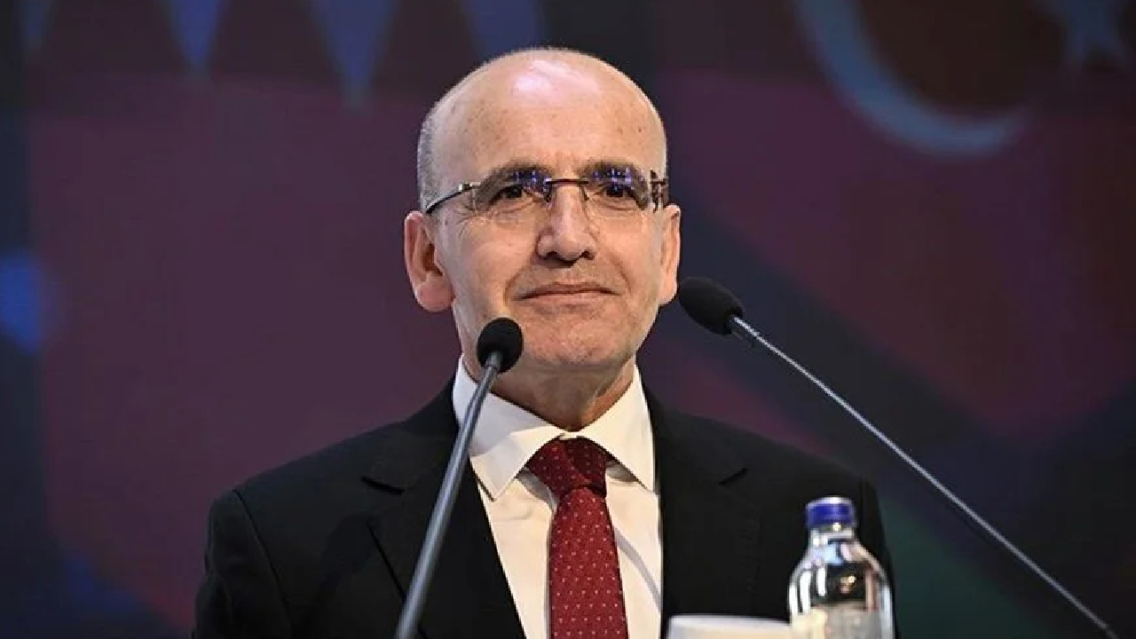 Bakan Şimşek'ten 8 ülke ile kıyas: Türkiye'de asgari ücret düşük değil