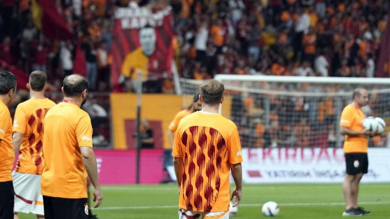 Takımdan Ayrılacağı Konuşuluyordu: Galatasaray Taraftarından Aktürkoğlu'na Destek