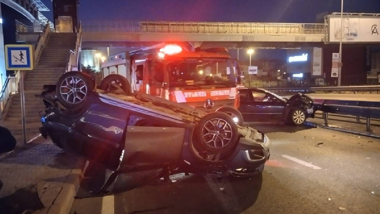 Maltepe D-100'de Kaza! Otomobil Takla Attı