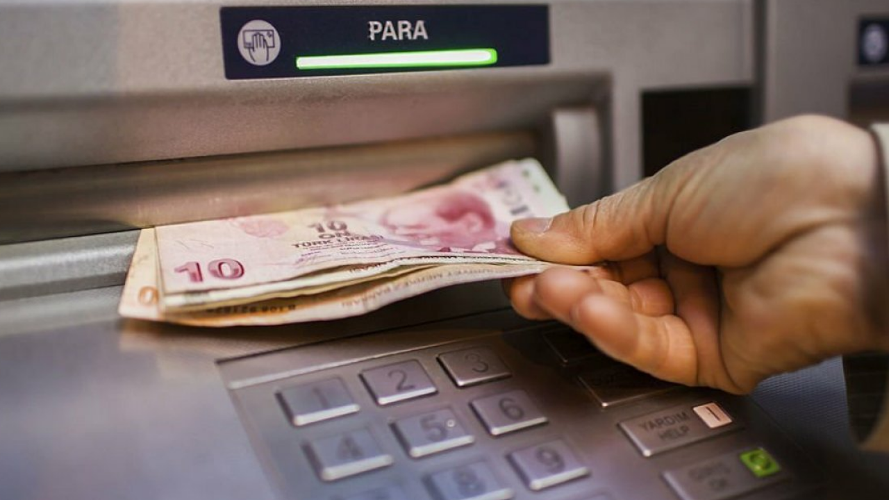 Pazartesi İtibarıyla Yürürlüğe Girecek: ATM'lerden Para Çekenler İçin Yeni Dönem - Resim: 1