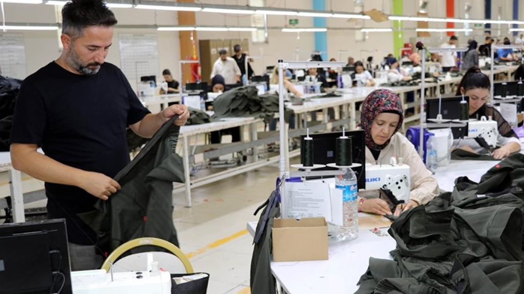 Küçük Yaşta Çırak Olarak Girdi, Fabrika Sahibi Oldu! Paraya Para Demiyor - Resim: 2