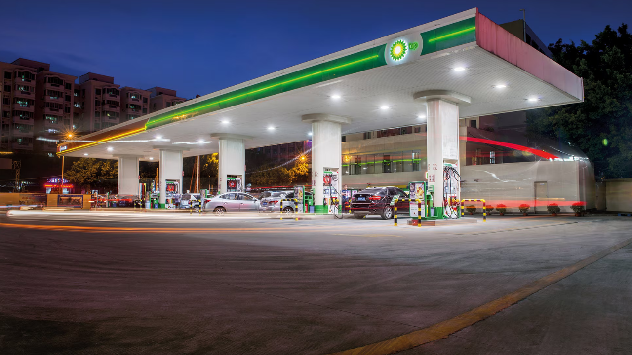 Türkiye'de Binlerce İstasyonu Olan Dev Petrol Şirketi Satıldı: Yeni Sahipleri Belli Oldu - Resim: 1