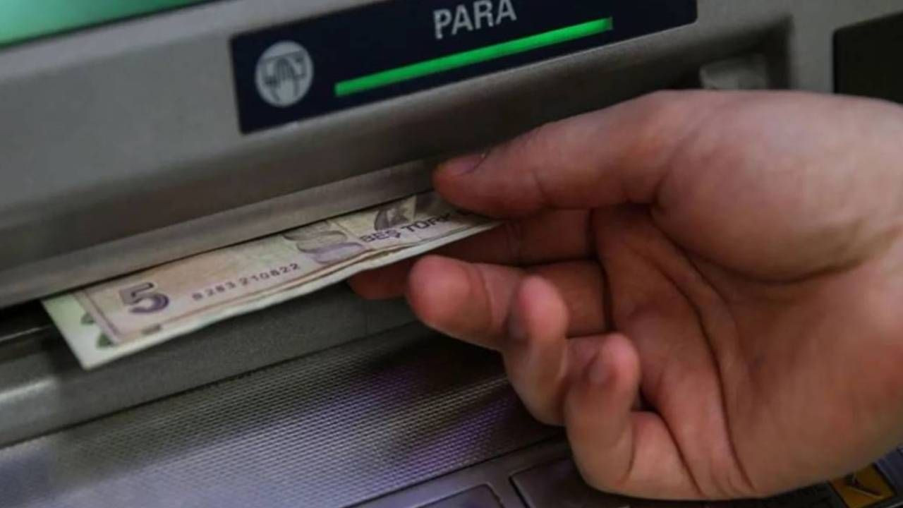 ATM'den Para Çeken Emekliler Yandı! SGK Uzmanı 'Büyük Sıkıntı' Diyerek Uyardı - Resim: 2