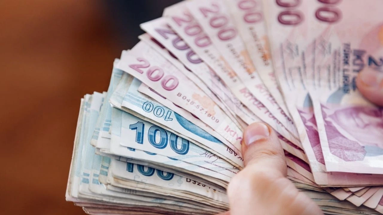 Bankada 100 Bin Lirası Olan Yaşadı! Mevduat Faizleri Uçuşa Geçti - Resim: 1