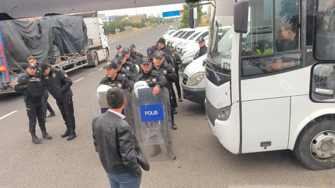 Fernas İşçilerine Ankara Girişinde Polis Bariyeri