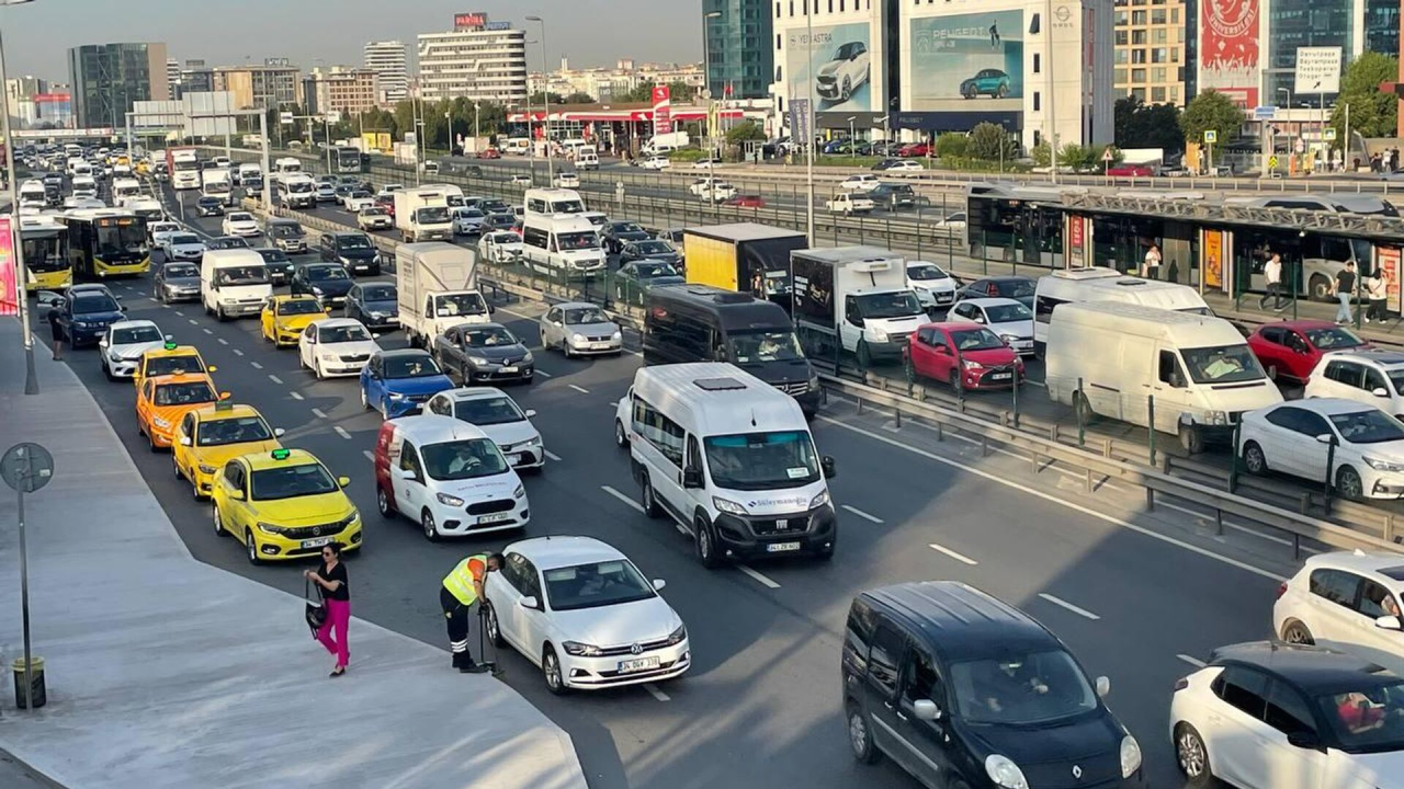 Trafikte Bu Hatayı Yapan Sürücülere Af Yok! Şimdiden 6400 Sürücüye Ceza Kesildi - Resim: 1