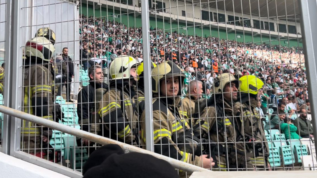 Bursaspor Maçında Yangın: Panik Anları Kameralarda