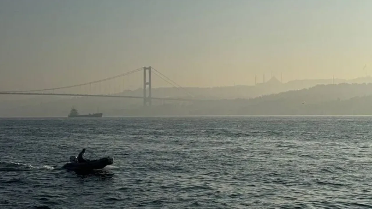 İstanbul Boğazı Gemi Trafiği Askıya Alındı