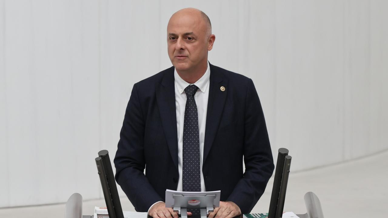 Eski İYİ Partili Ümit Özlale CHP'ye Katılıyor
