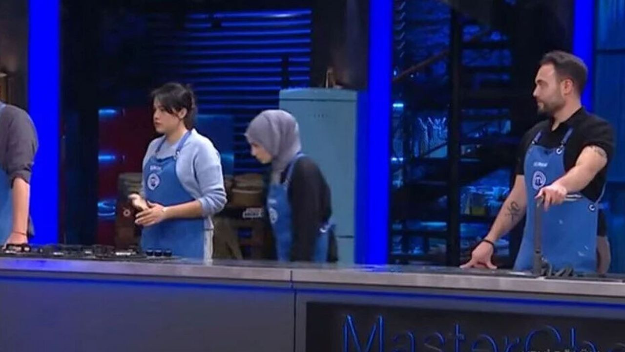 MasterChef Türkiye'de Yürekler Ağza Geldi! Daha Önce Yüzü Yanmıştı... Beyza'nın Hastalığı Ortaya Çıktı - Resim: 1