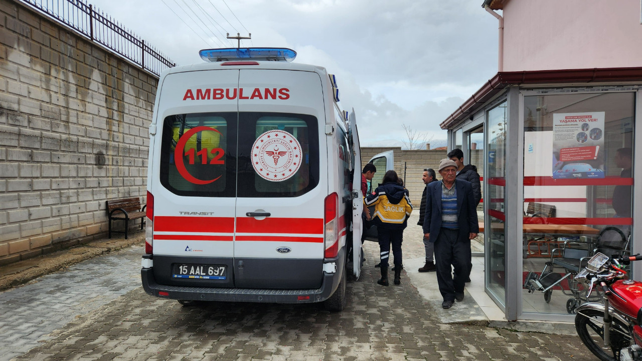 Okulda Tavuk Döner Yiyen 43 Öğrenci Zehirlendi!