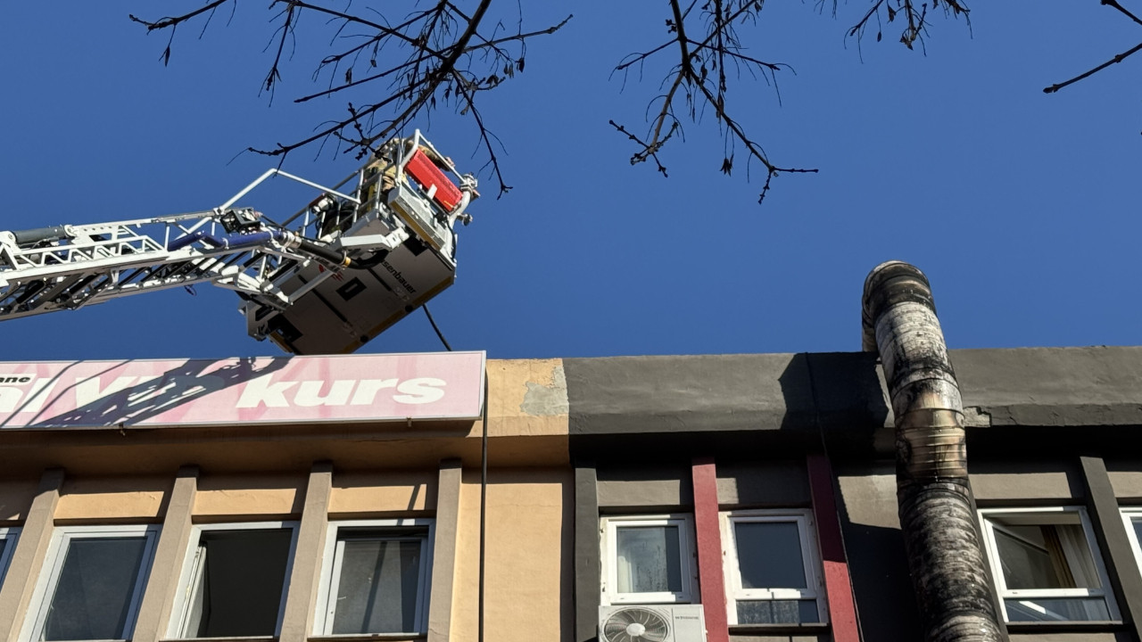 Kağıthane'de 4 Katlı Binada Yangın: Kontrol Altına Alındı