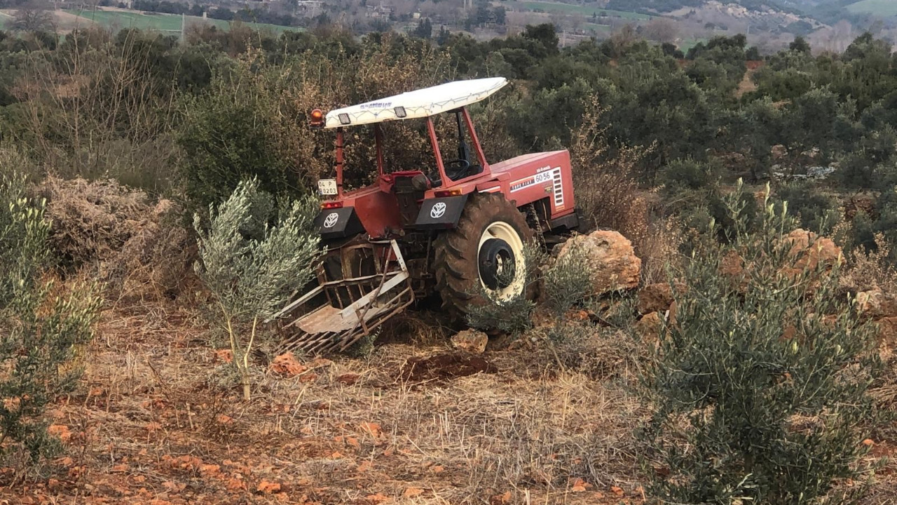 Çiftçinin Sürdüğü Traktör Üzerinden Geçti