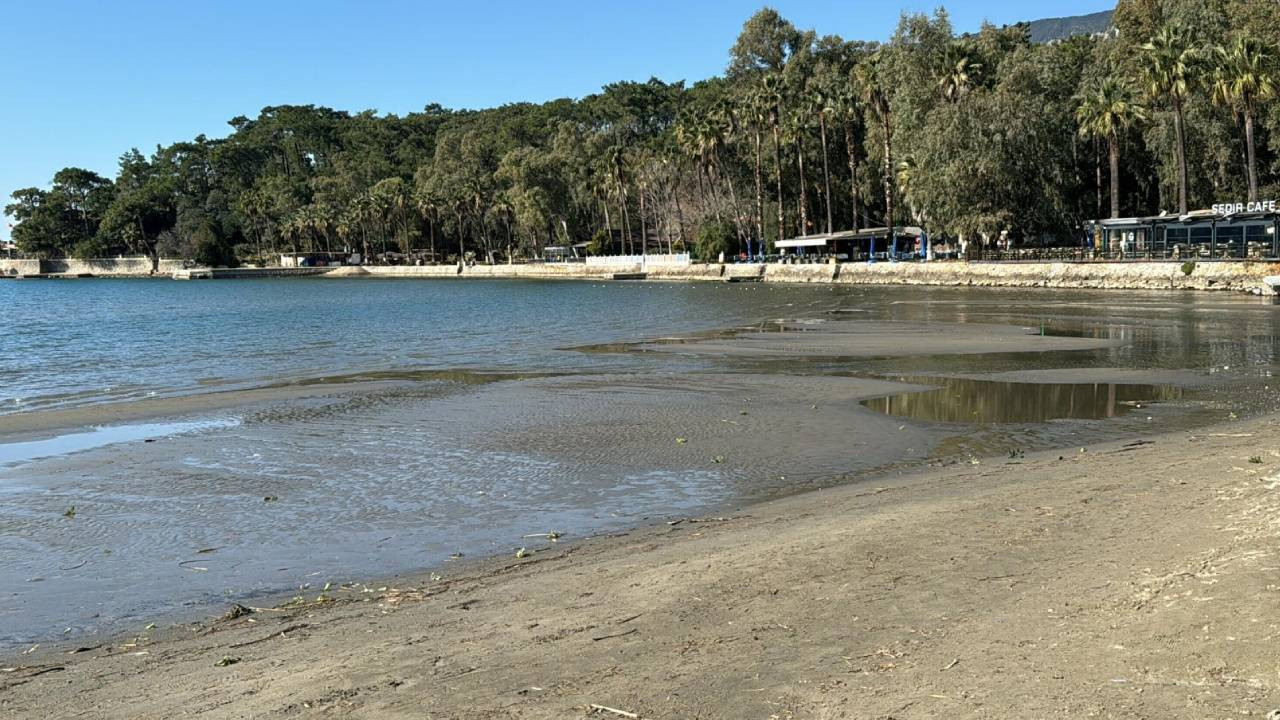 Muğla'da Korkutan Görüntü: Akyaka'da Deniz Suyu, 30 Metre çekildi