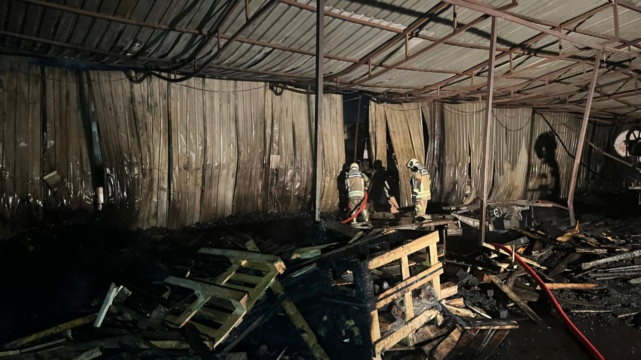 Ankara'da Gece Yarısı Fabrika Yangını